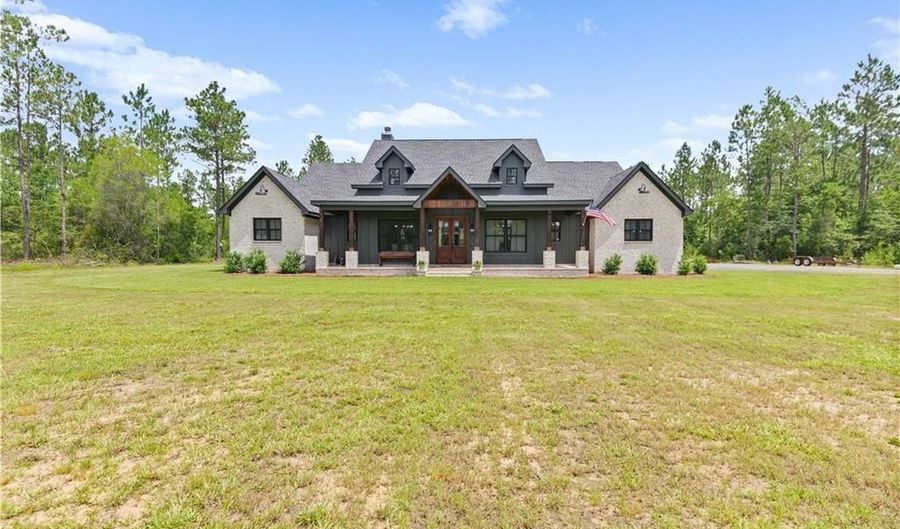 1100 Foxtrap Rd, Axis, AL 36505 - 4 Beds, 3 Bath