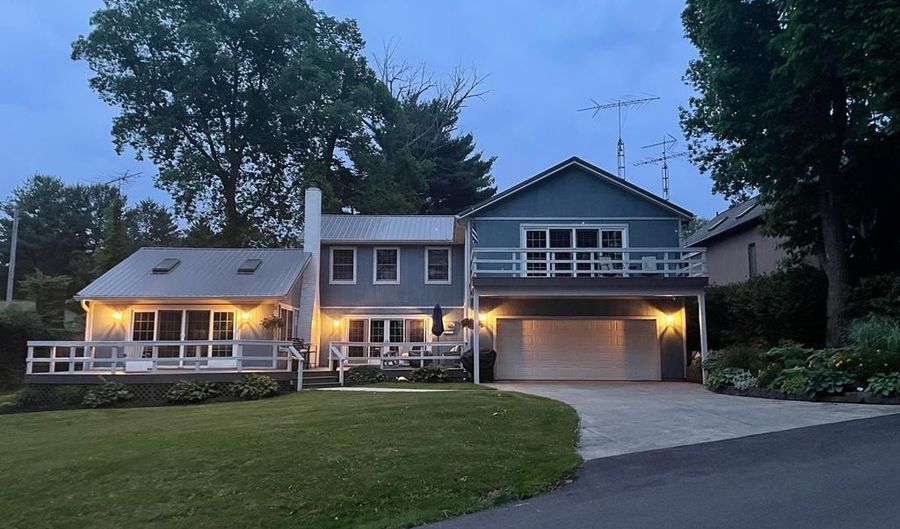 415 Lakeshore Rd, Ashland, OH 44805 - 2 Beds, 3 Bath