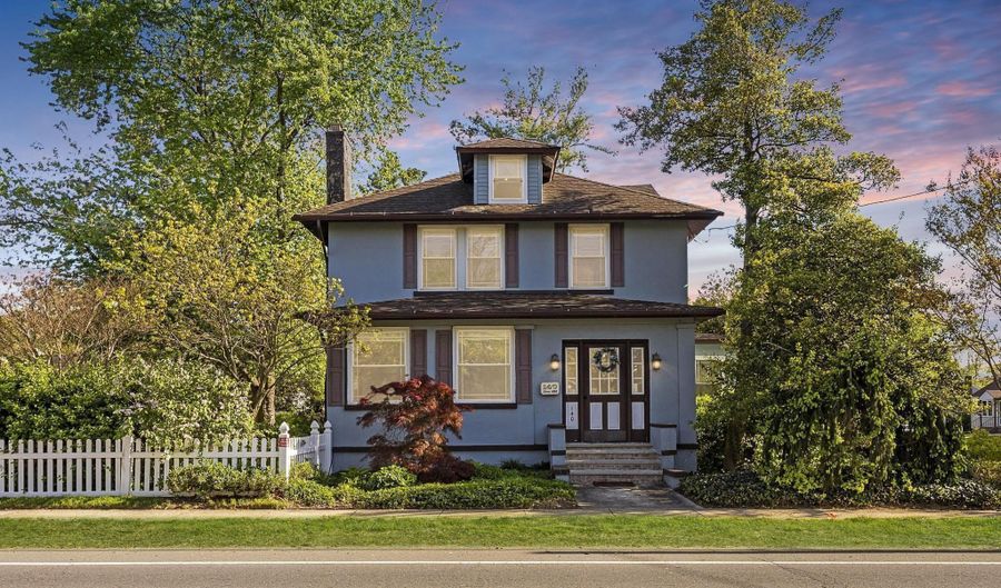 140 Leonardville Rd, Belford, NJ 07718 - 4 Beds, 2 Bath