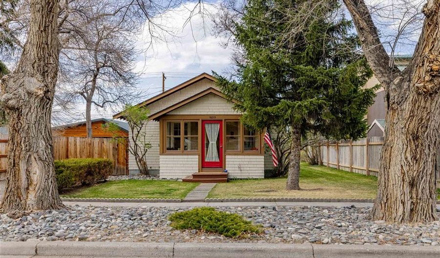 1625 Alger Ave, Cody, WY 82414 - 2 Beds, 1 Bath