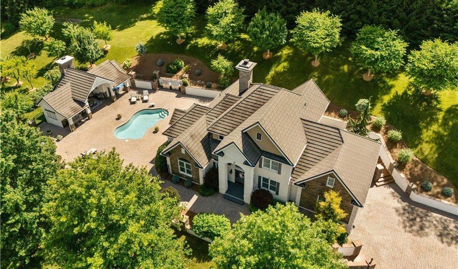 948 Little Coal River Rd, Alum Creek, WV 25003 - 5 Beds, 5 Bath