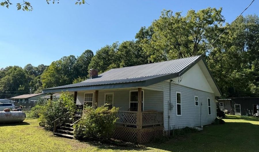 110 Fisher St, Andrews, NC 28901 - 3 Beds, 1 Bath