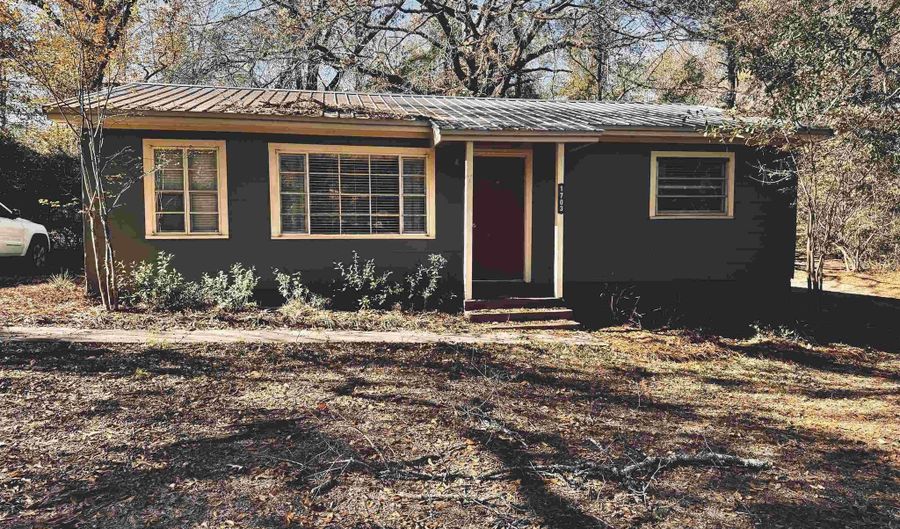 1703 Clark Ave, Bay Minette, AL 36507 - 2 Beds, 1 Bath