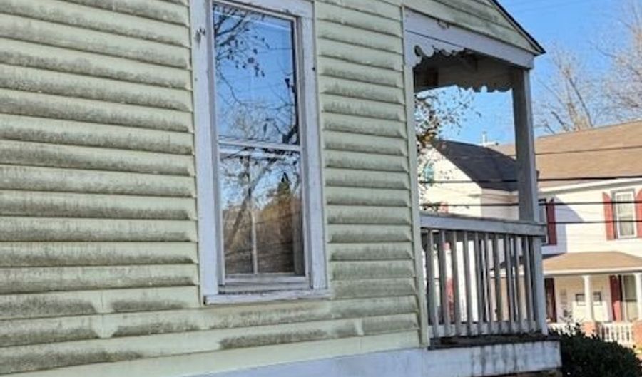 420 Zebulon St, Barnesville, GA 30204 - 2 Beds, 1 Bath