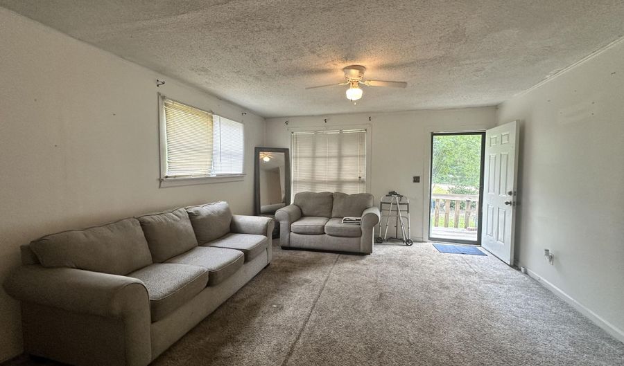 150 Davis St, Blackville, SC 29817 - 3 Beds, 2 Bath