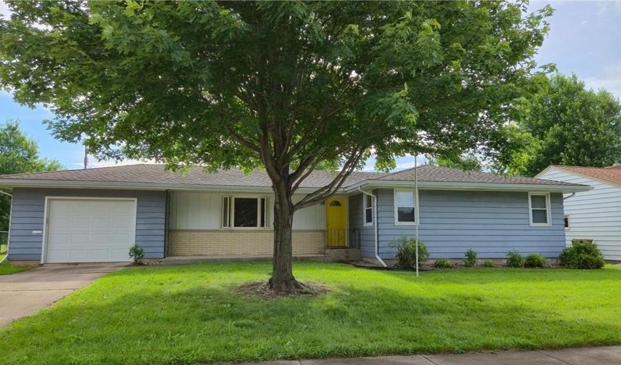 1003 15th St SW, Austin, MN 55912 - 3 Beds, 2 Bath