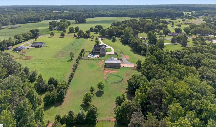 515 Herman Brooks Rd, Belton, SC 29627 - 5 Beds, 5 Bath