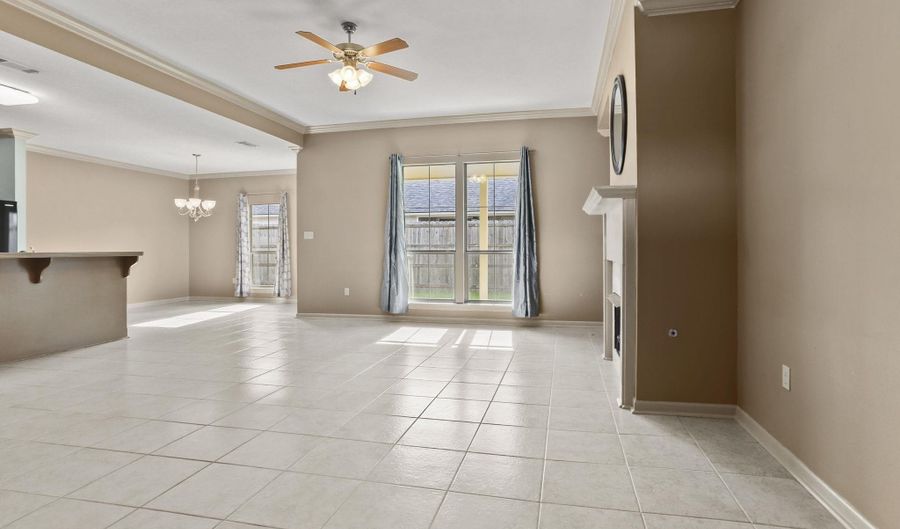 6526 Cameren Oaks Dr, Baton Rouge, LA 70817 - 3 Beds, 2 Bath