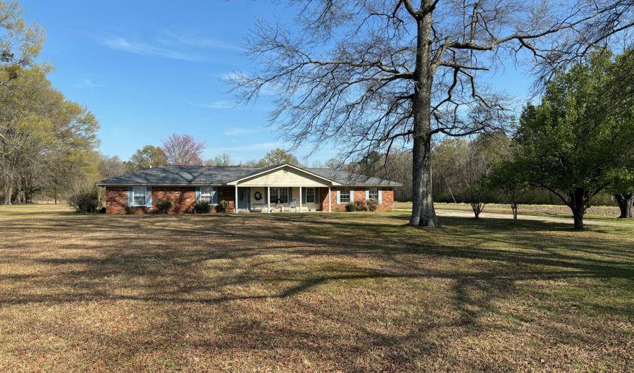578 Hwy 45 N Frontage Rd, Columbus, MS 39705 - 3 Beds, 2 Bath