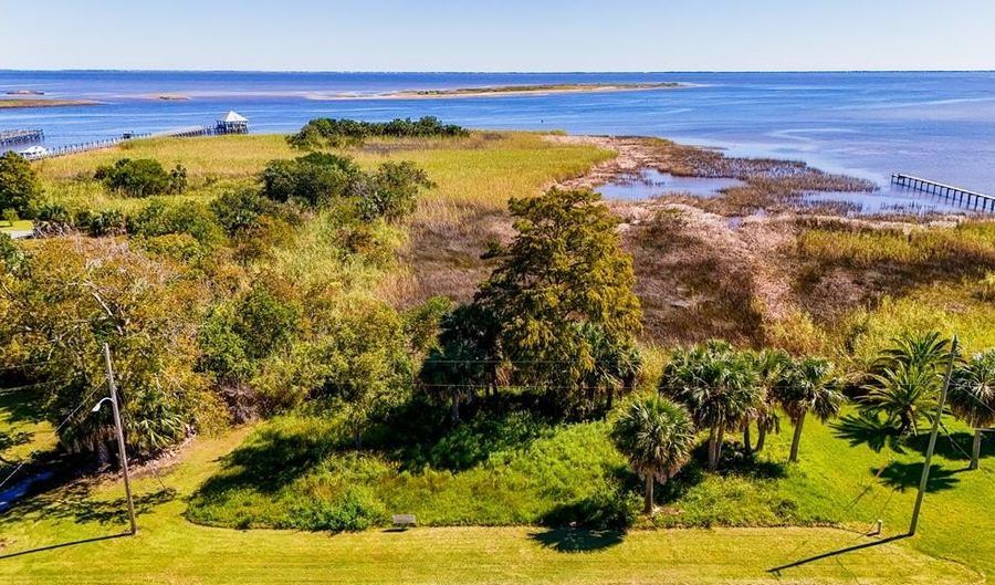 94 Bay Ave, Apalachicola, FL 32320 - 0 Beds, 0 Bath