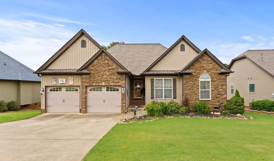 314 War Emblem Dr, Boiling Springs, SC 29316 - 3 Beds, 2 Bath