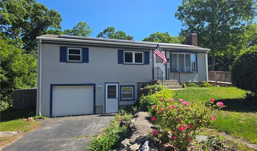 1 Hopkins Ct, Coventry, RI 02816 - 3 Beds, 2 Bath