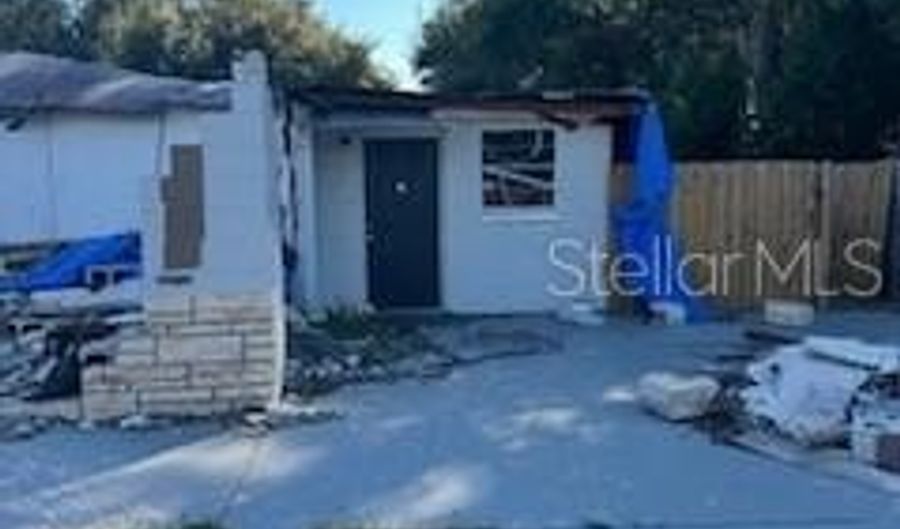 1415 E BAY St, Bartow, FL 33830 - 3 Beds, 2 Bath