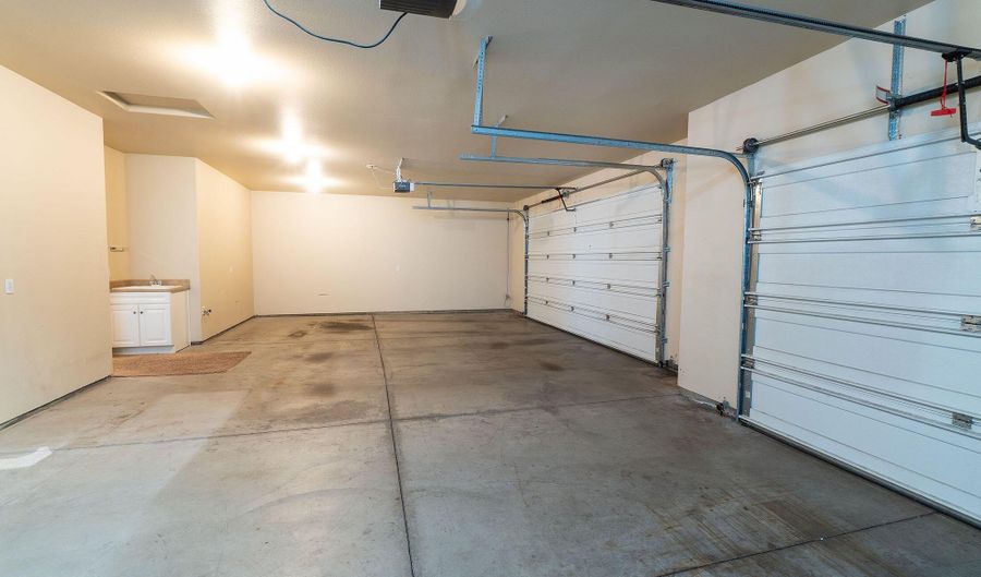 3269 NW Fairway Heights Dr, Bend, OR 97703 - 3 Beds, 4 Bath