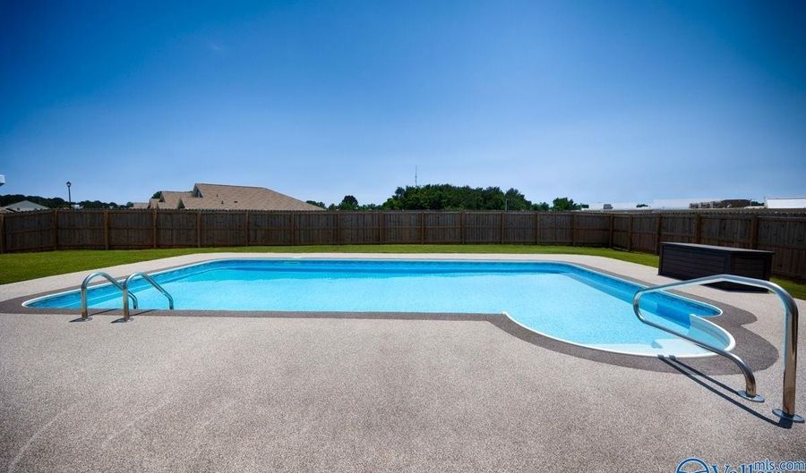 444 Summit Lakes Dr, Athens, AL 35613 - 4 Beds, 4 Bath