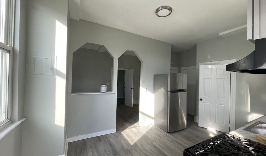 100 Putnam St, Bridgeport, CT 06608 - 8 Beds, 4 Bath