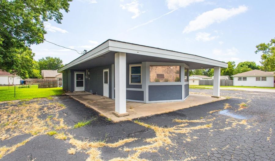 1302 N Ohio, Augusta, KS 67010 - 0 Beds, 0 Bath
