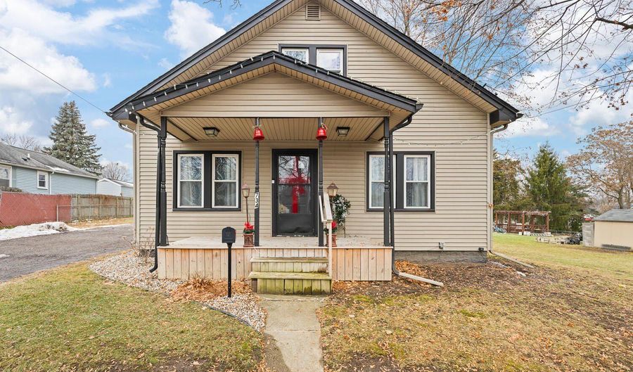 734 S Winter St, Adrian, MI 49221 - 3 Beds, 2 Bath