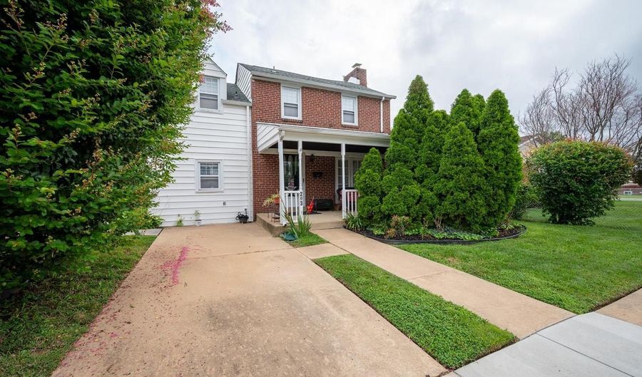 203 COMMONWEALTH Ave, Claymont, DE 19703 - 4 Beds, 4 Bath