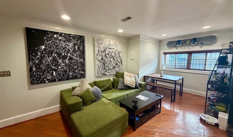 521 FLORIDA Ave NW 1, Washington, DC 20001 - 2 Beds, 2 Bath