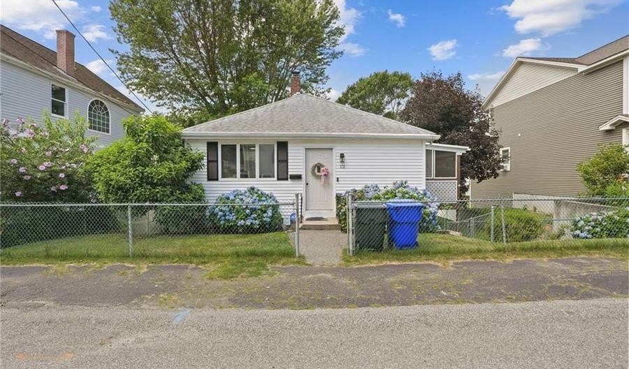 12 Elmore Ave, North Providence, RI 02911 - 3 Beds, 1 Bath