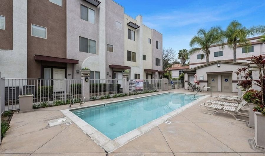 347 W Citracado 14, Escondido, CA 92025 - 3 Beds, 4 Bath