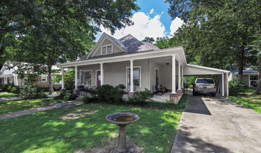 303 Hardin St, Arkadelphia, AR 71923 - 3 Beds, 2 Bath