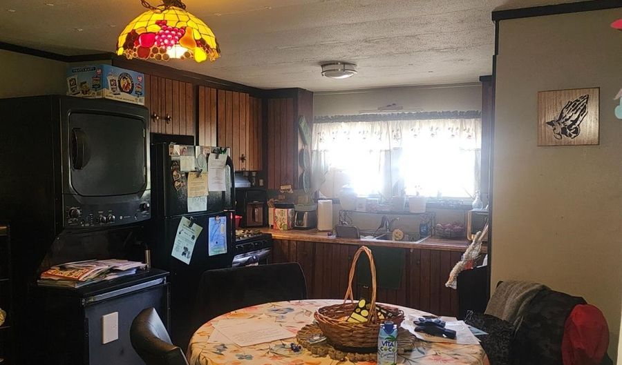 72 Freddie Ave, Avenel, NJ 07001 - 2 Beds, 1 Bath