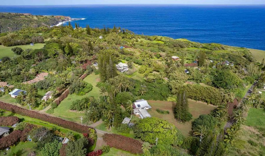 210 Door Of Faith Rd, Haiku, HI 96708 - 2 Beds, 1 Bath