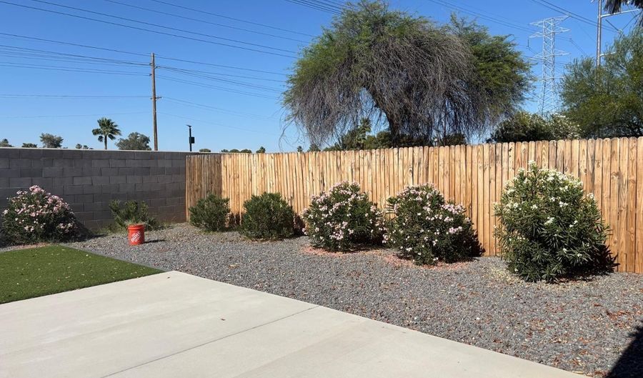 2902 W STRAFORD Dr, Chandler, AZ 85224 - 3 Beds, 2 Bath