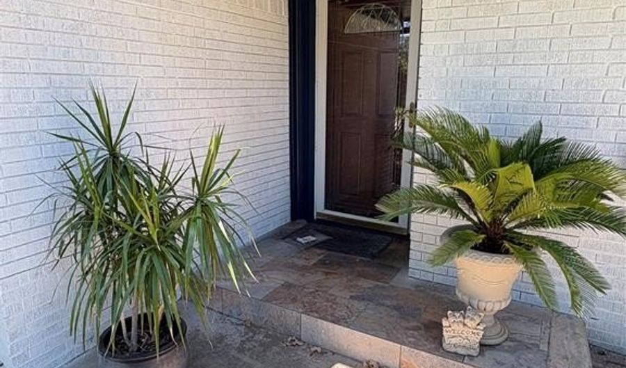 102 Shady Oak Rd, Keene, TX 76059 - 3 Beds, 2 Bath