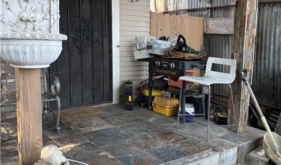 2623 E 127th St, Compton, CA 90222 - 2 Beds, 1 Bath