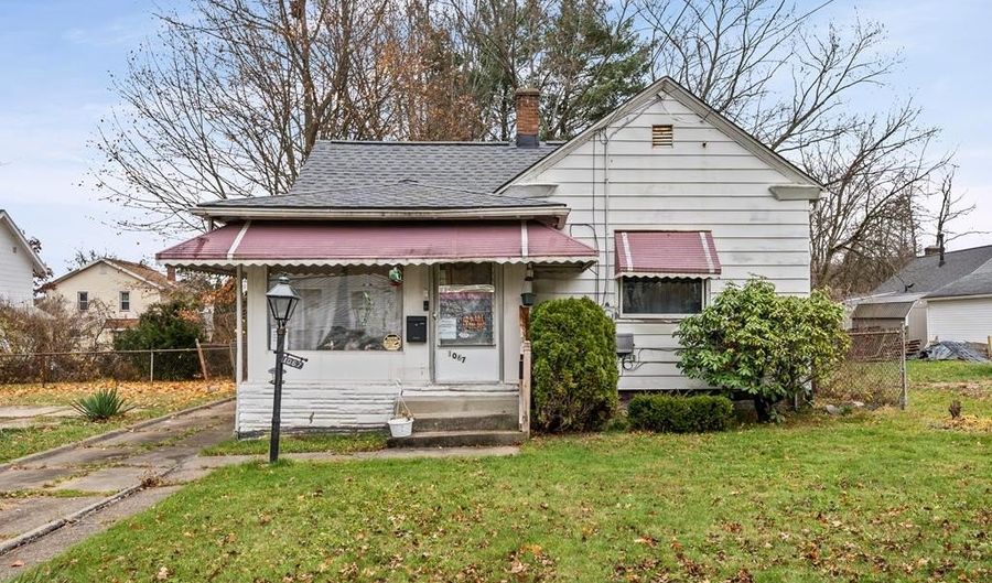 1067 Mercer Ave, Akron, OH 44320 - 2 Beds, 1 Bath