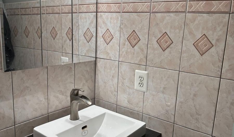 1202 LAURENS St, Baltimore, MD 21217 - 3 Beds, 3 Bath