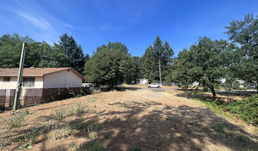 127 S Kerby Ave, Cave Junction, OR 97523 - 0 Beds, 0 Bath