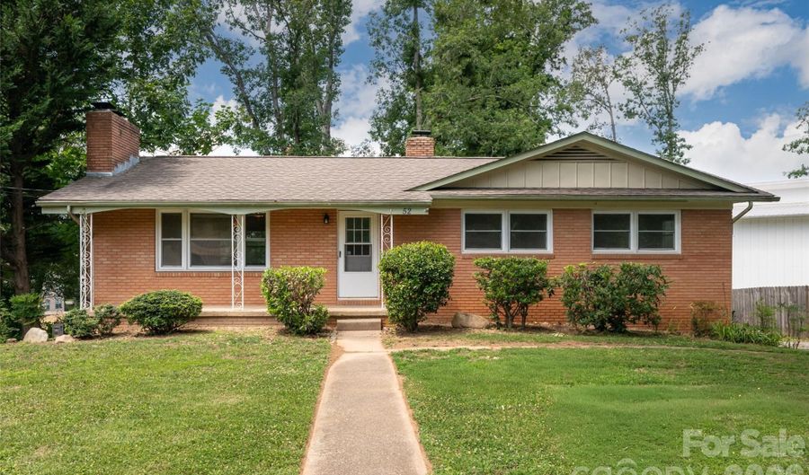 52 Blake Dr, Arden, NC 28704 - 4 Beds, 3 Bath