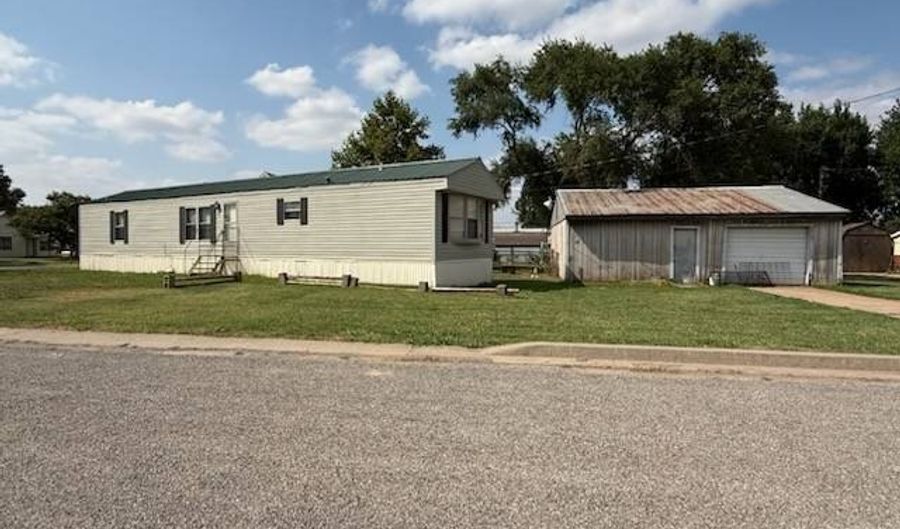 528 Park St, Alva, OK 73717 - 2 Beds, 2 Bath