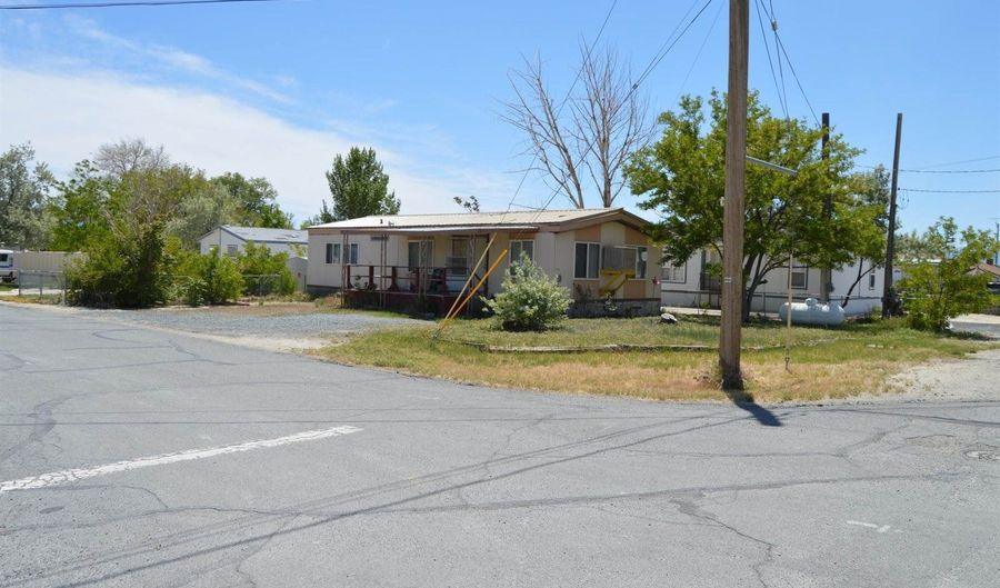 255 Elm St, Gerlach, NV 89412 - 3 Beds, 2 Bath