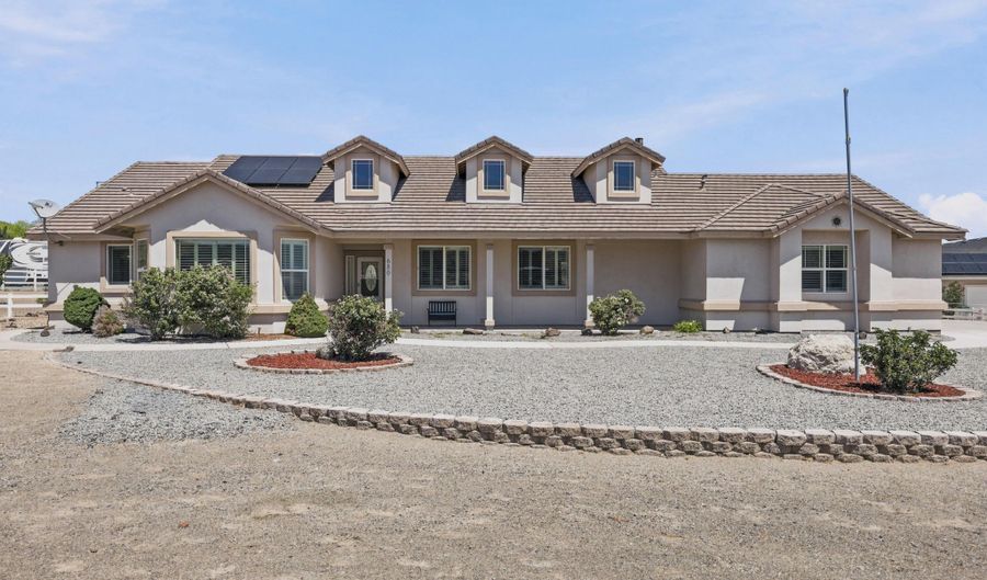 680 Buckskin Dr, Fernley, NV 89408 - 3 Beds, 3 Bath