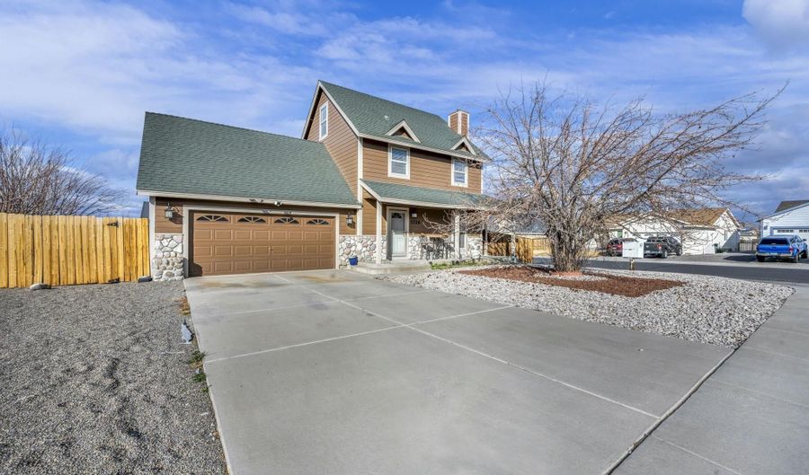 1724 Pro Ct, Fernley, NV 89408 - 4 Beds, 3 Bath