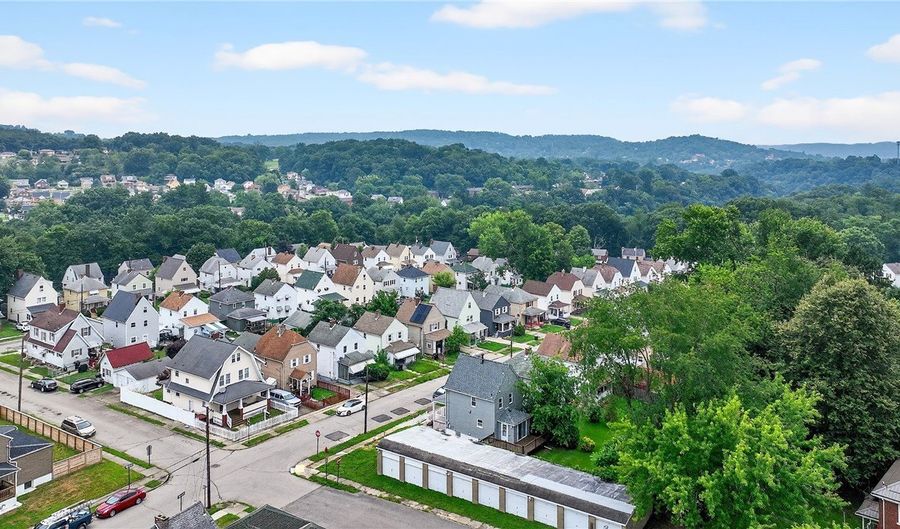 1631 McMinn St, Aliquippa, PA 15001 - 2 Beds, 2 Bath