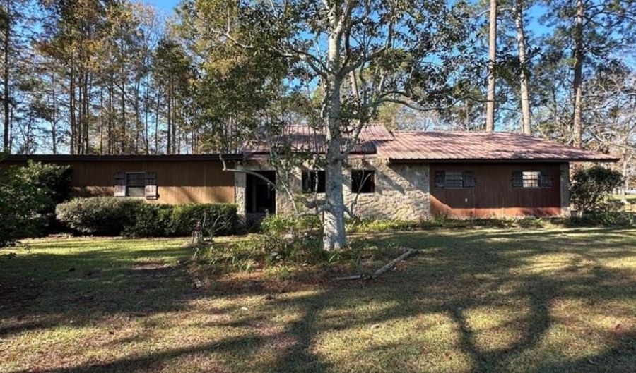 289 Arthur Newbern Rd, Adel, GA 31627 - 3 Beds, 3 Bath
