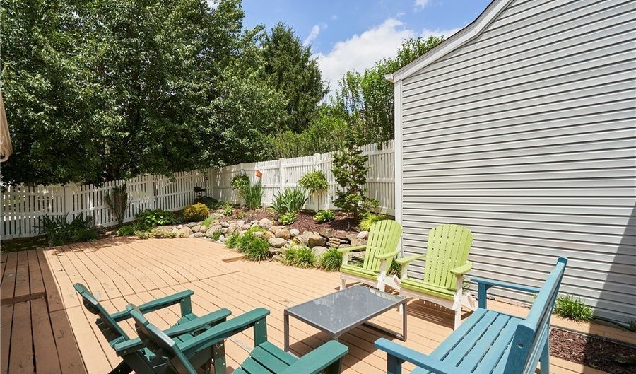 885 Kenton Ct, Akron, OH 44313 - 3 Beds, 3 Bath