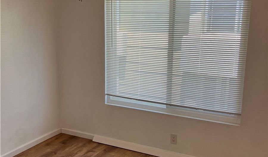 2366 Adirondack Row 6, San Diego, CA 92139 - 3 Beds, 2 Bath