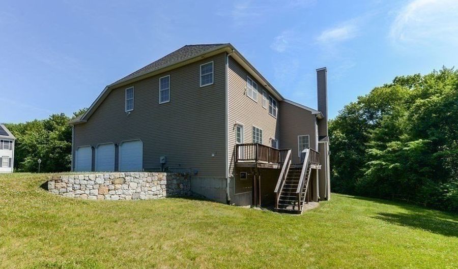39 Whitehall Way, Bellingham, MA 02019 - 4 Beds, 4 Bath
