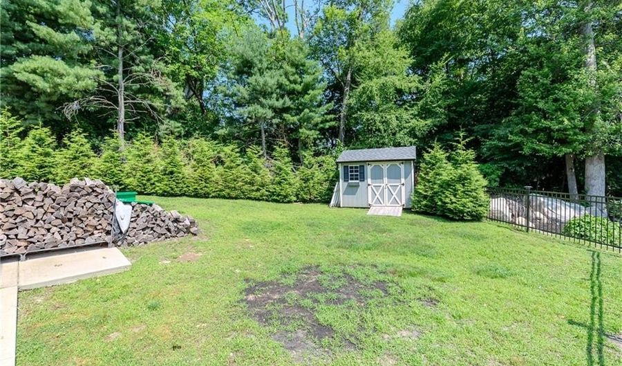 30 Warren Ave, Johnston, RI 02919 - 3 Beds, 2 Bath
