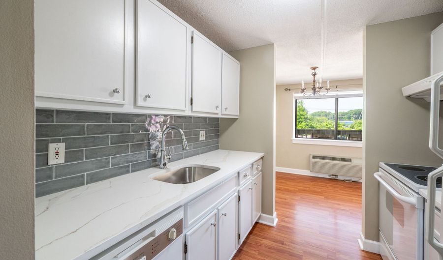 126 Triangle St APT B33, Danbury, CT 06810 - 1 Beds, 1 Bath