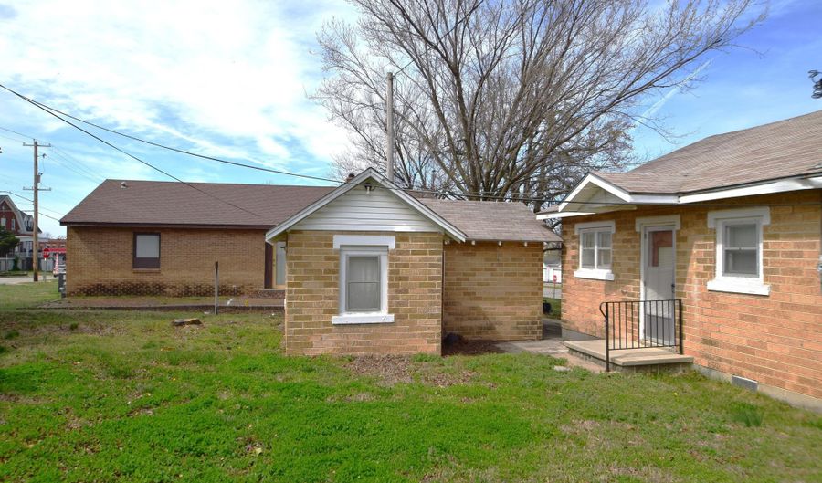 304 E 6th St, Galena, KS 66739 - 2 Beds, 1 Bath