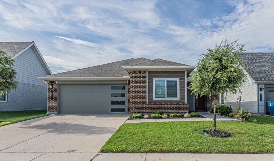 713 Griffith Park Trl, Alvarado, TX 76009 - 3 Beds, 2 Bath