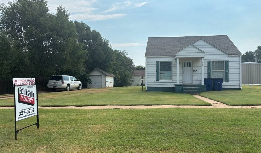 810 3rd St, Alva, OK 73717 - 3 Beds, 2 Bath